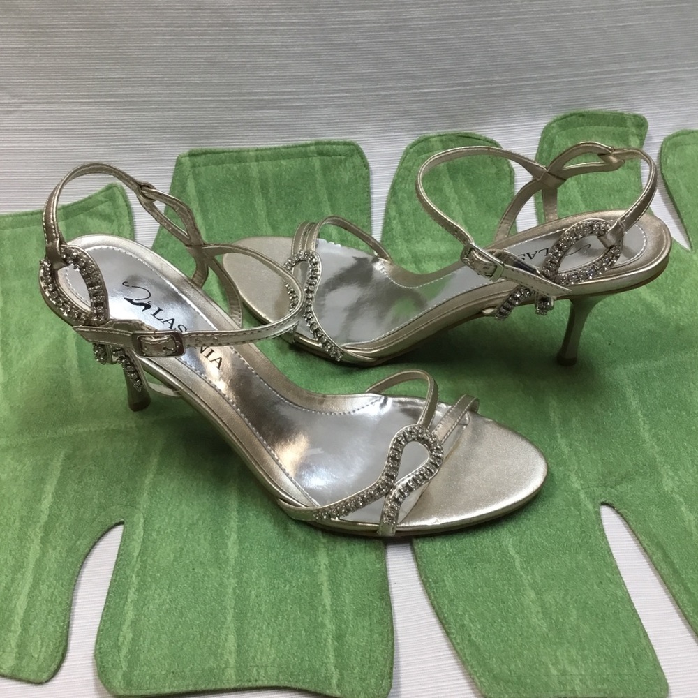 Appears as New Gold Heels by Lasonia - Picture 6 of 7